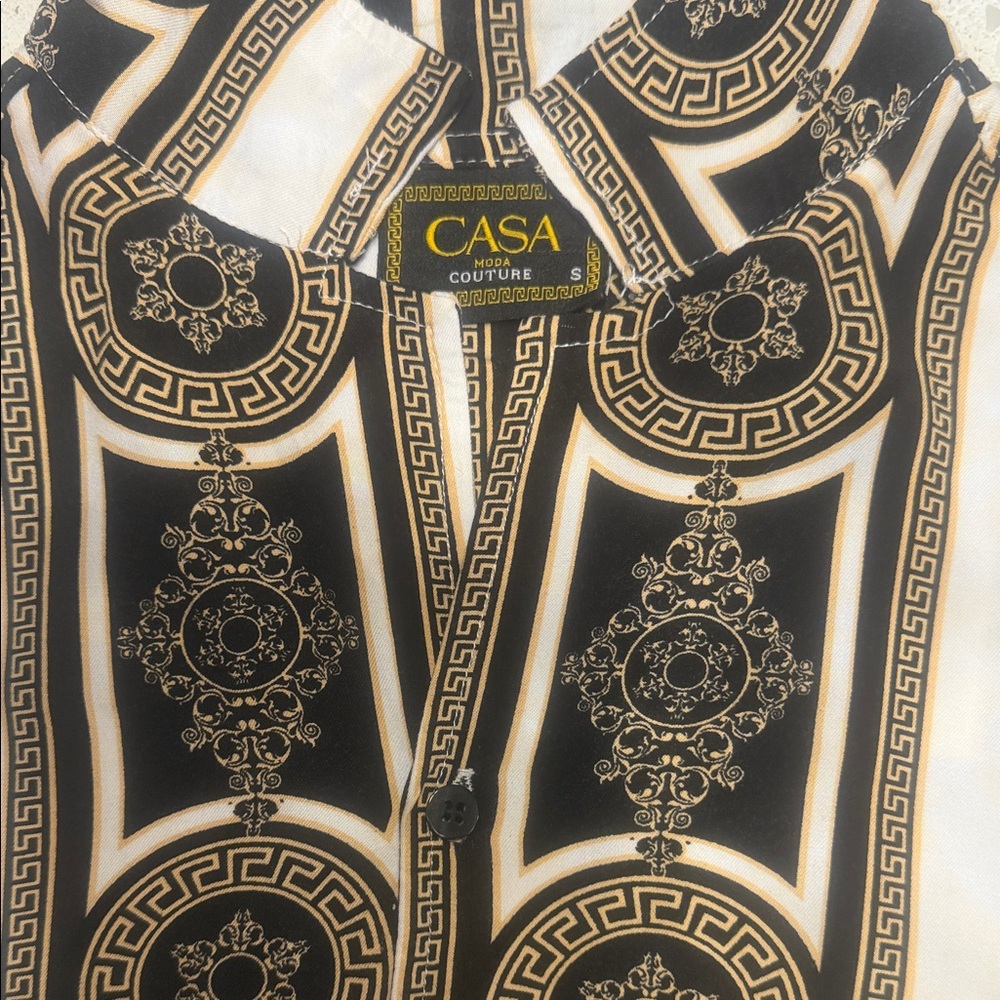 Black & Gold Medallion Print Men's Button-Down Shirt